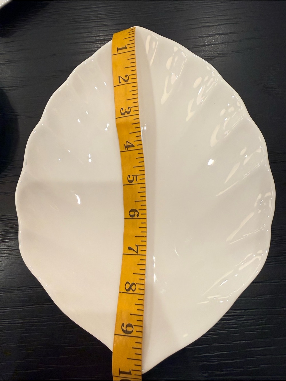 White Porcelain Crate & Barrel Leaf-Shaped Ceramic Serving Plates - Set of 5 - Picture 11 of 13